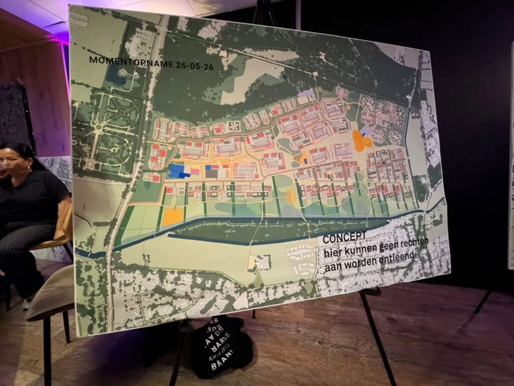 Stevige kritiek tijdens eerste informatieavond over bouwplannen Schalkhaar
