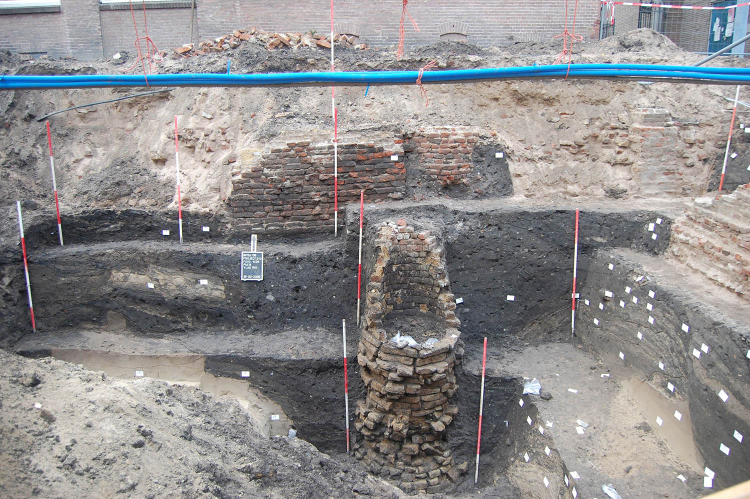 Archeologisch onderzoek naar waterputten en cisternen in Deventer (Foto Archeologie Deventer)